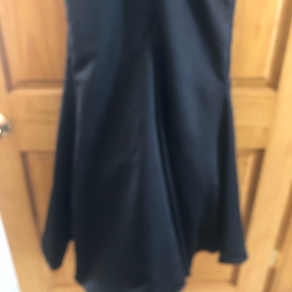 Zac Posen strapless fitted satin floor length with train. - Picture 4 of 5